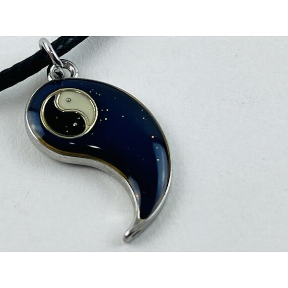 Claire’s Green Blue Purple Pendant Mood Yin Yang Moon Choker Necklace Costume Ch - Picture 13 of 16